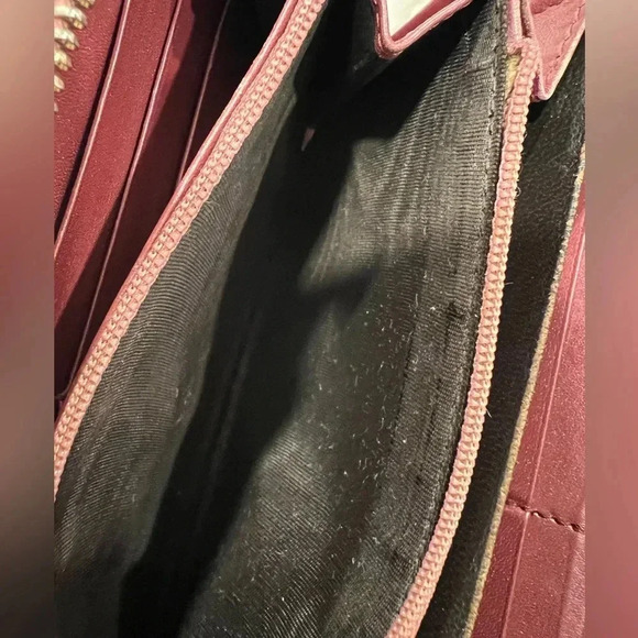 Gucci pink Micro Guccissima used wallet in great condition. Pink Metallic Patent - Picture 6 of 13